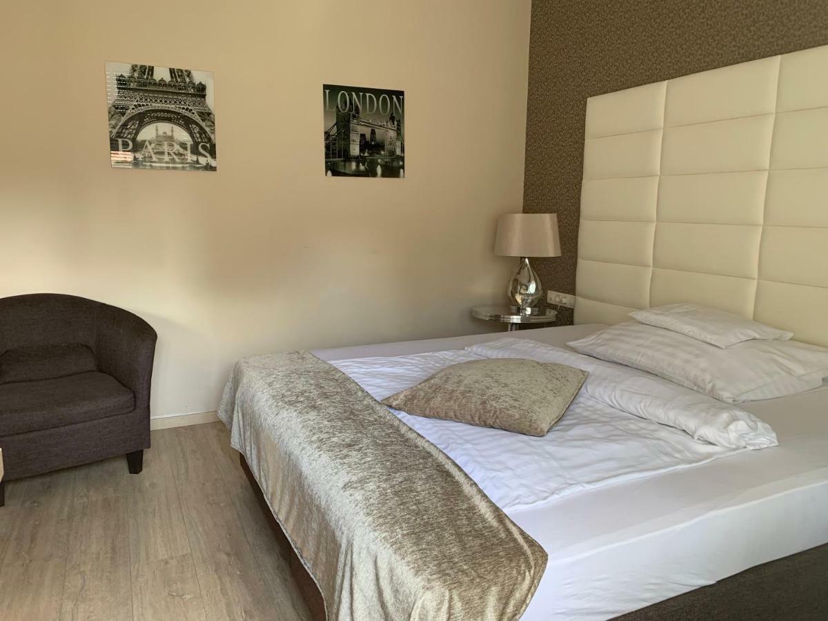 Hunyadi Bed & Breakfast 4*